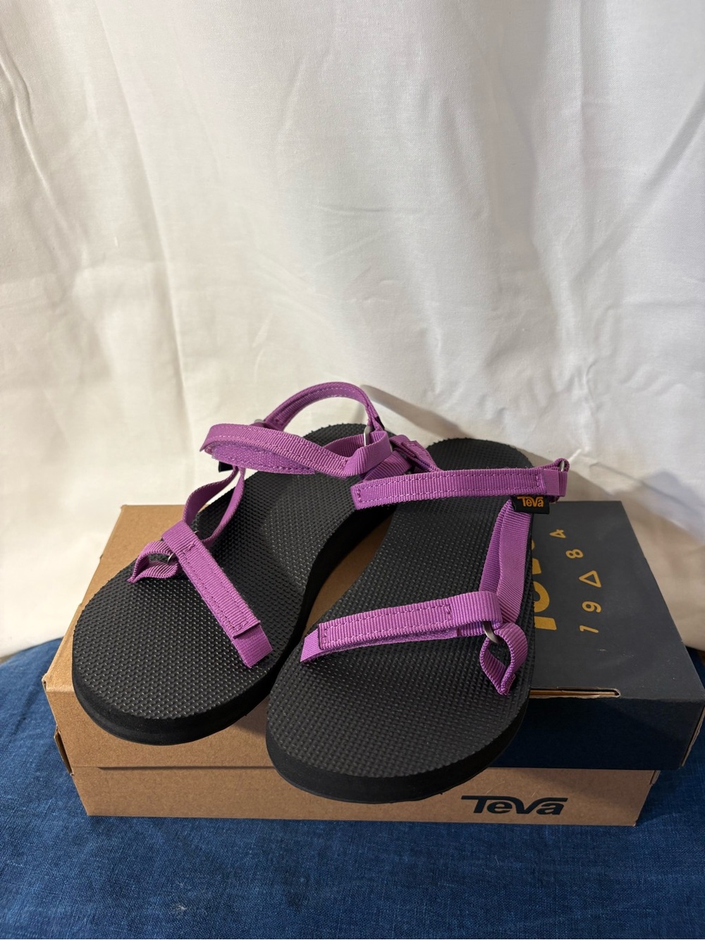 Teva, Women’s Size 5 Original Universal Slim, Purple, youth size 3.5, NW